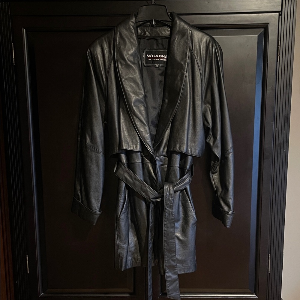 Wilson Women's Elegant Black Leather Coat